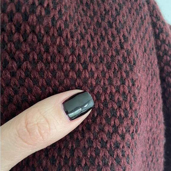 H&M Fall Infinity Scarf - Picture 2 of 3